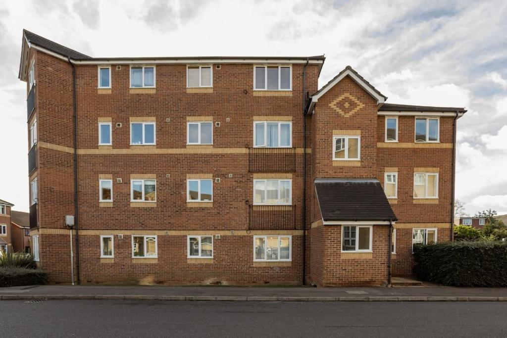 Bright &Spacious One Bedroom Flat Off Canary Wharf Лондон Екстер'єр фото