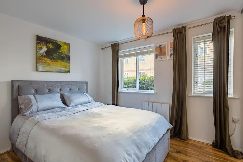 Bright &Spacious One Bedroom Flat Off Canary Wharf Лондон Екстер'єр фото